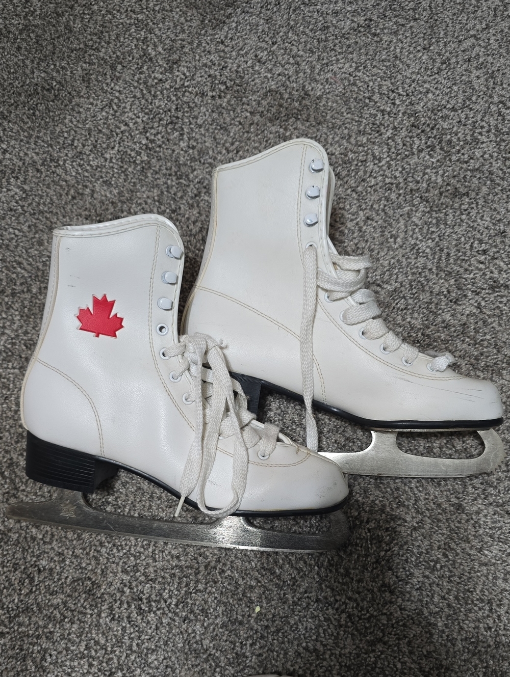 Vintage White Women's Figure Ice Skates with Red Maple Accent
